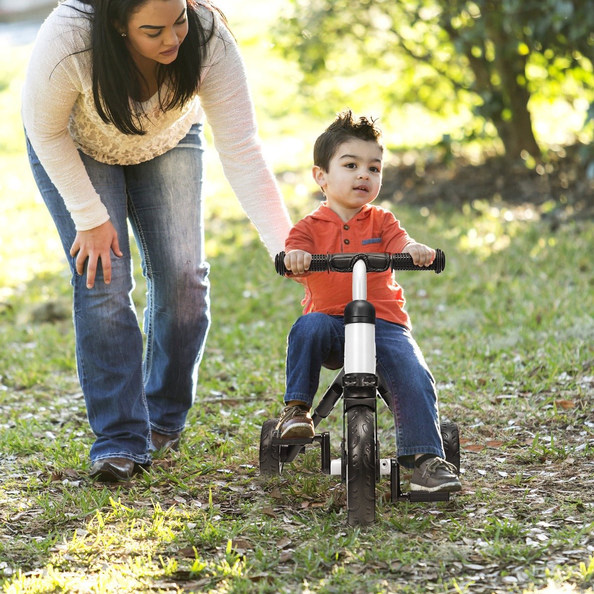 Adaptable Riding: Folding Tricycle with Removable Pedals for Toddlers' Fun