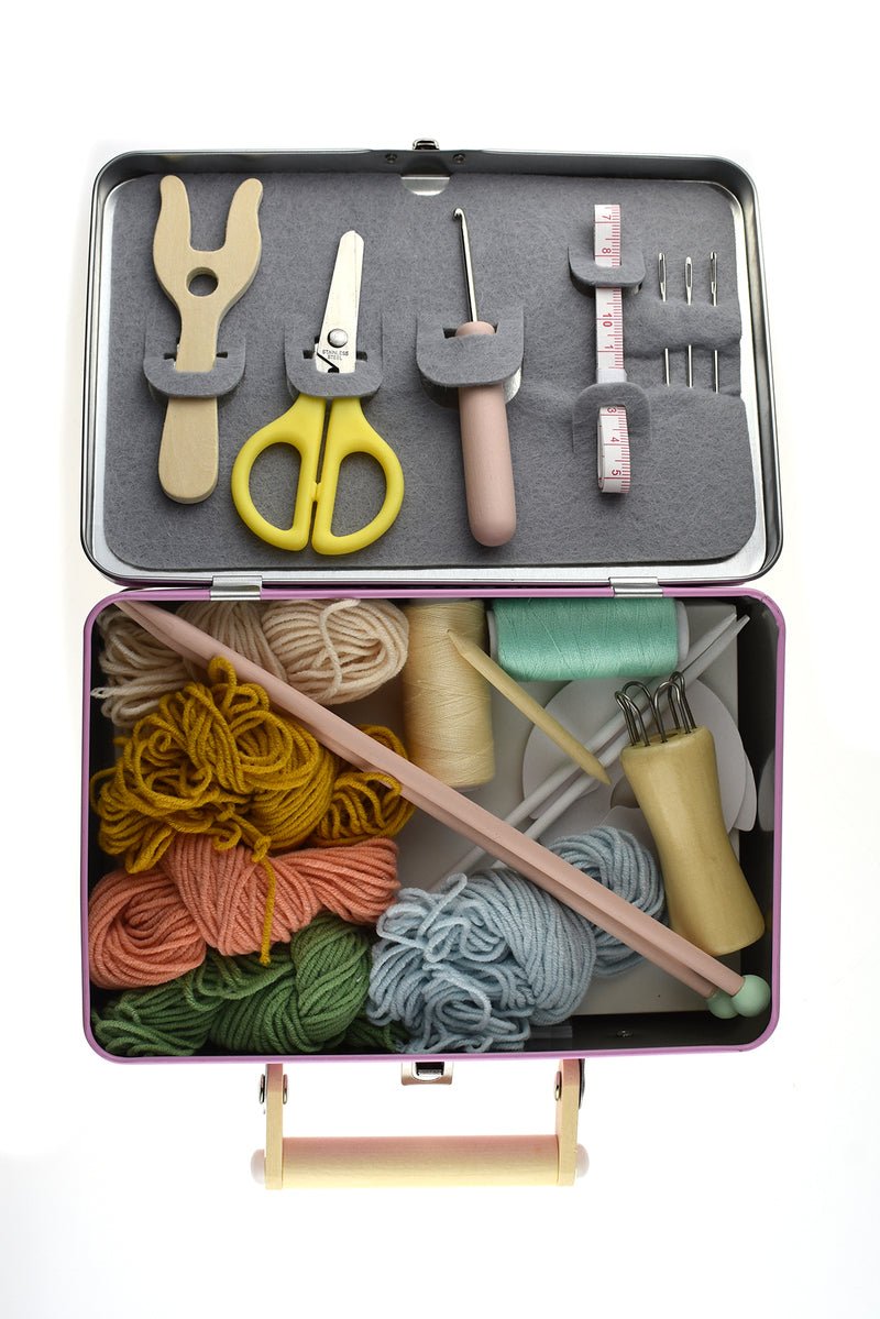 Crafting Bliss: Tin Case Knitting Kit