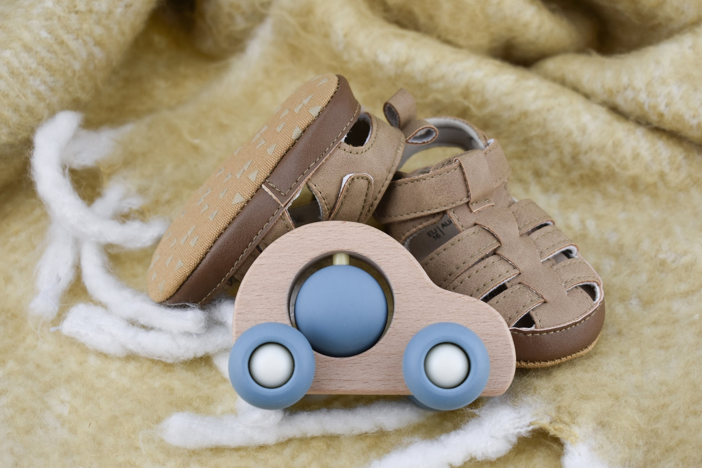 Kaper Kidz Blue EcoSpin Car | Beech Wood Silicone Toy 12M+