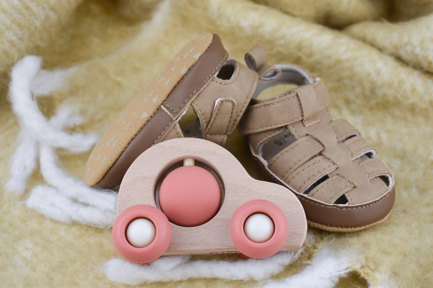 Kaper Kidz EcoSpin Red Beech Wood Car | Sensory Toy 12M+