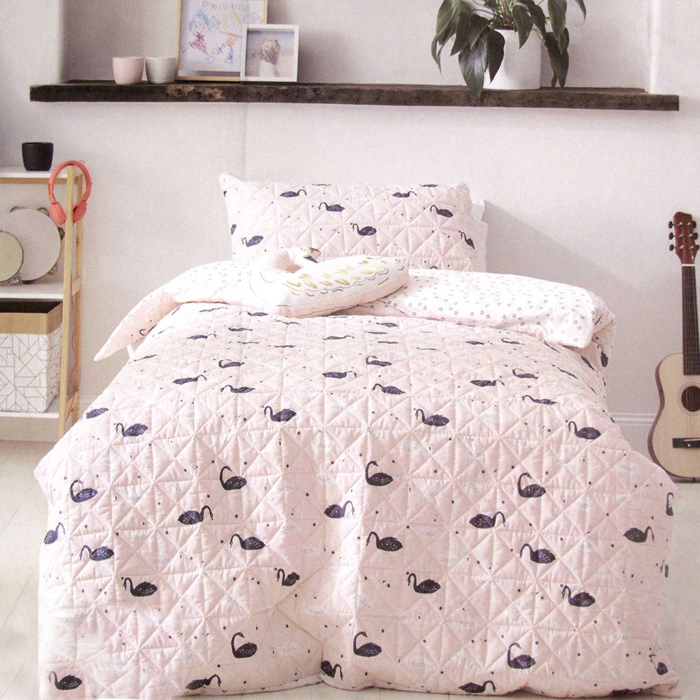 Swan Princess quilted bedding set, delightful single size design for girls cozy bedrooms.