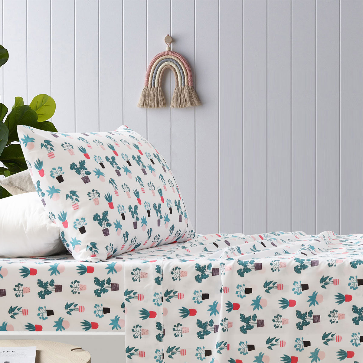 Vibrant plant print kids sheet set, perfect for happy kids king single beds.