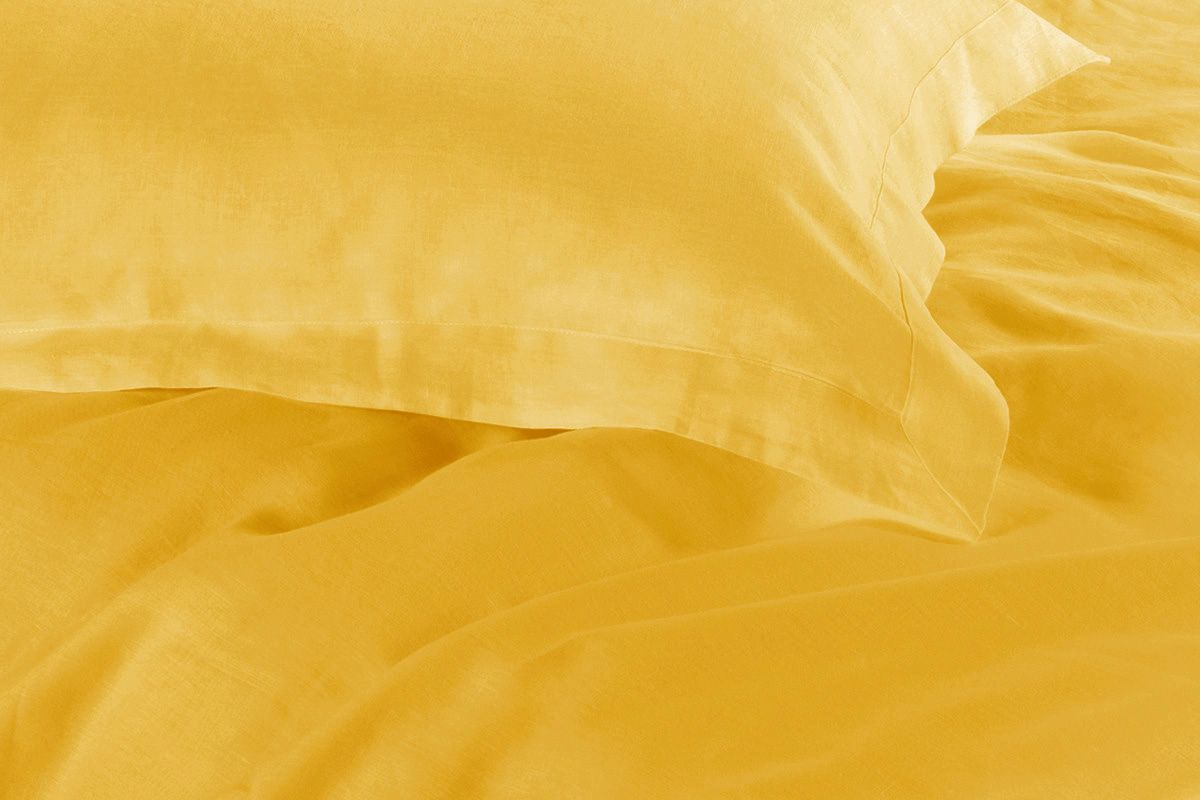 Kids soft yellow microfibre duvet cover set, ideal for cozy and stylish bedroom decor.