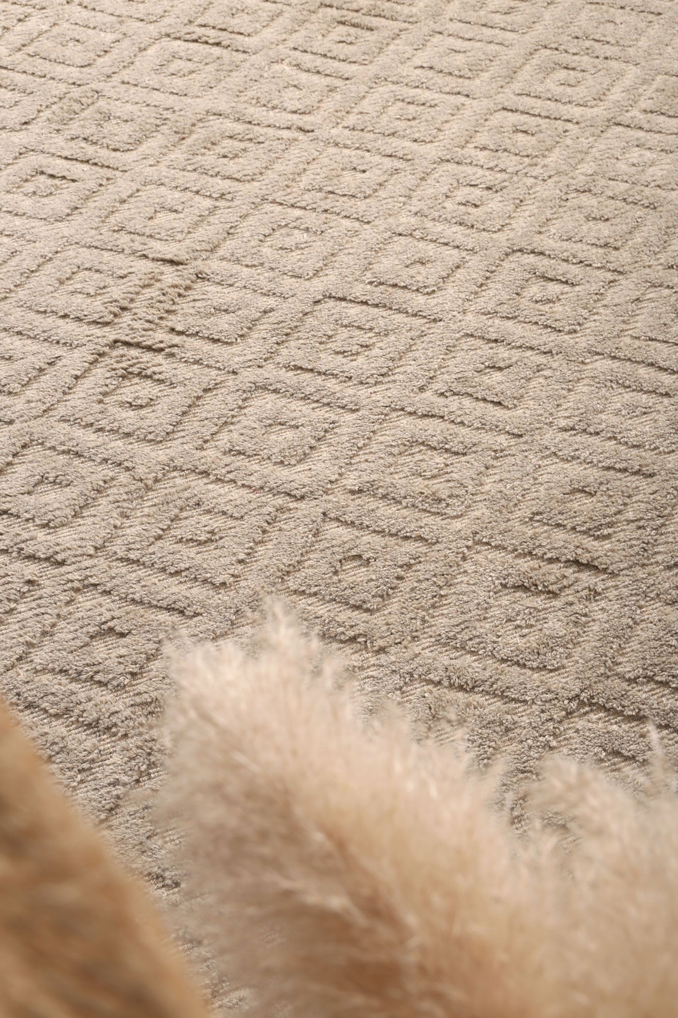 Colorful tribal geometric rug hand-tufted for kids rooms, 200x290cm, playful and durable design.