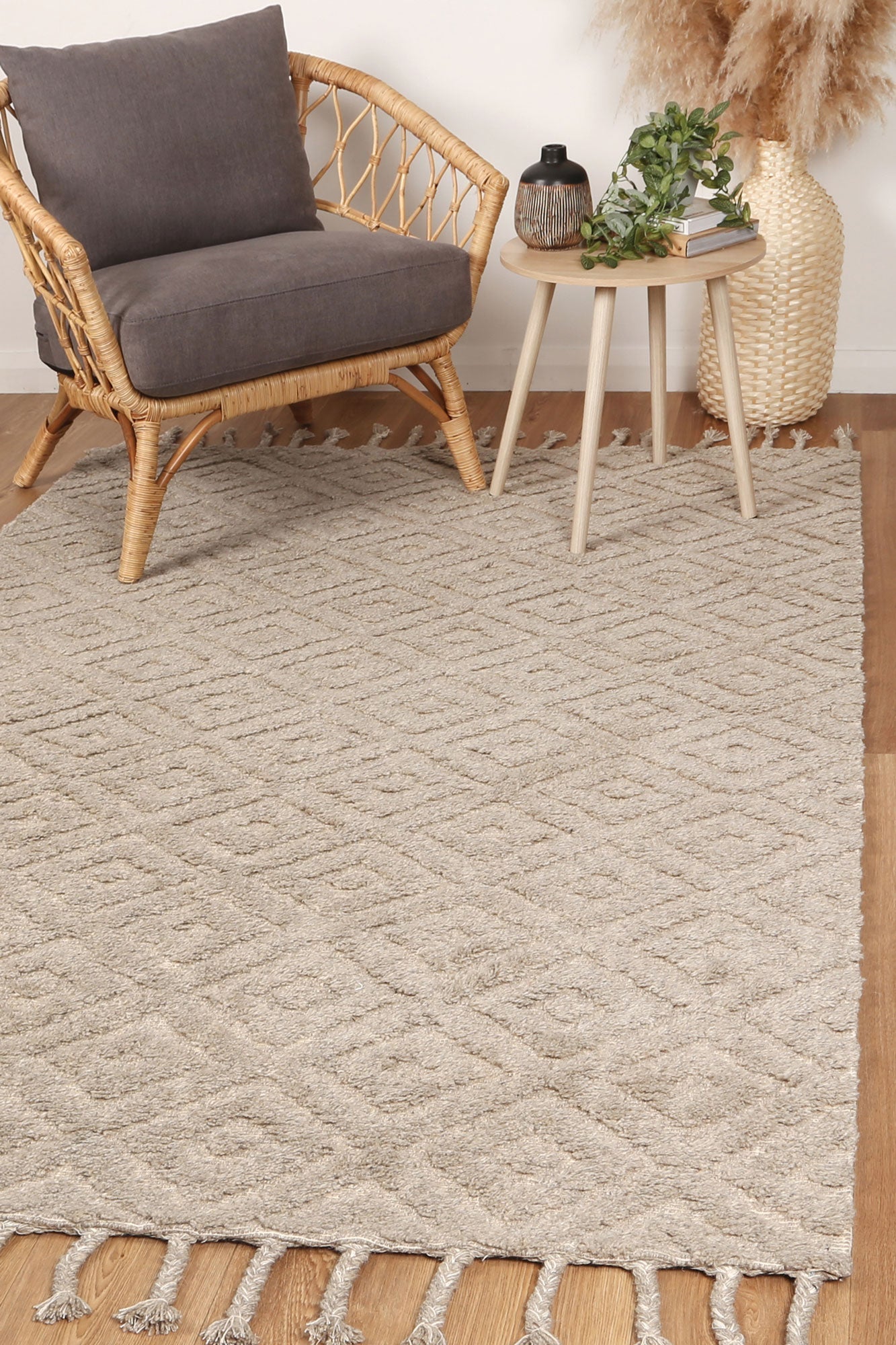Grey Tribal Wool Blend Rug with playful design for kids rooms, 200x290 cm.