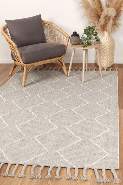 Gray tribal wool blend area rug, kid-friendly design, 300x400 cm, ideal for playrooms.