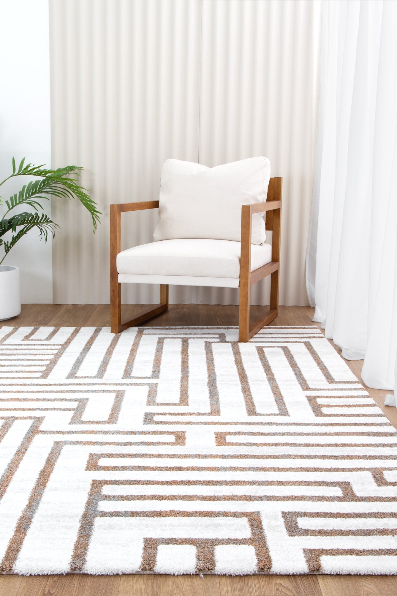 Indulgence Luxurious 2cm Thick Polyester Rug 120x170 for cozy and stylish childrens rooms.