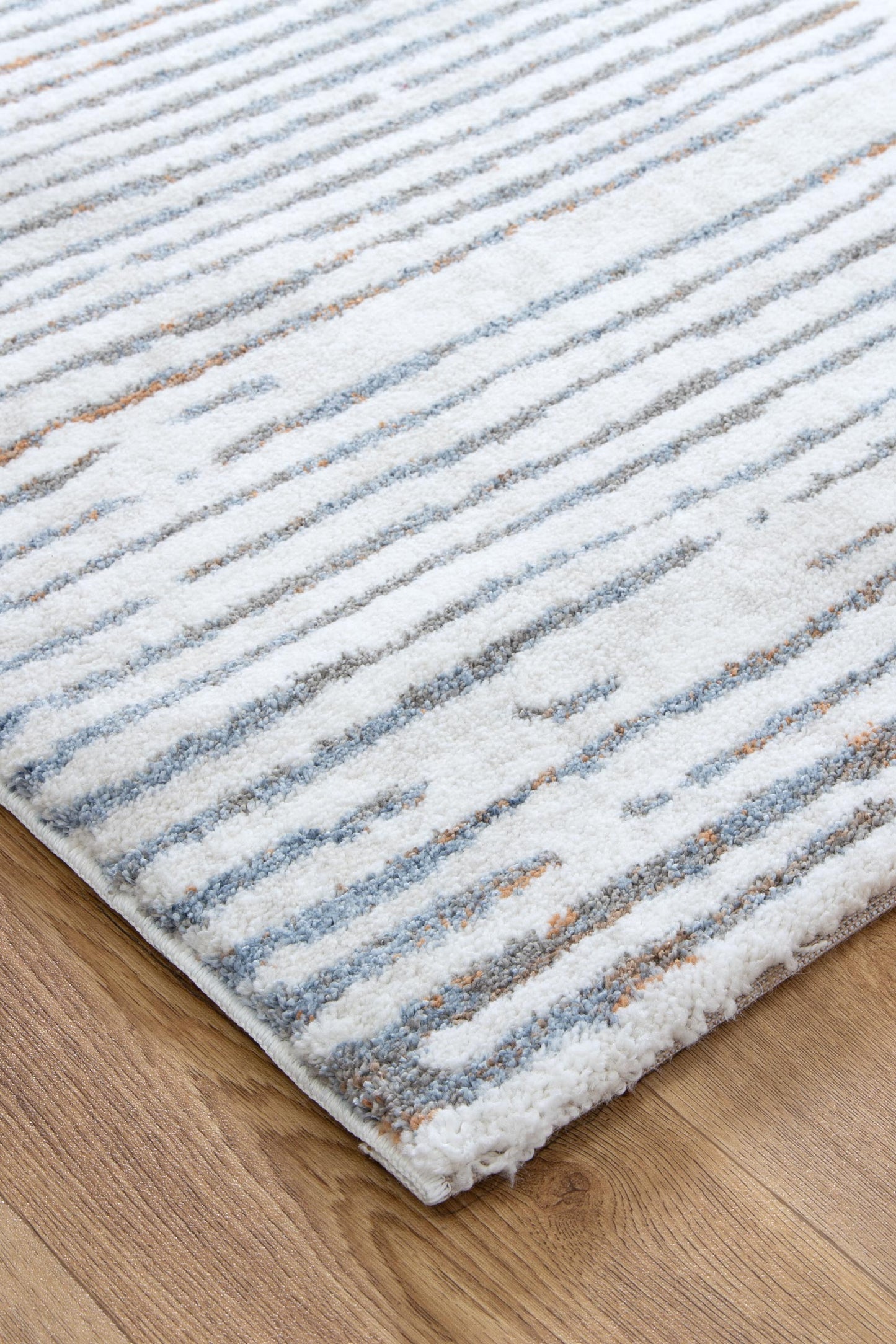 Plush 2cm thick polyester rug, 120x170cm, ideal for adding softness to childrens playrooms.