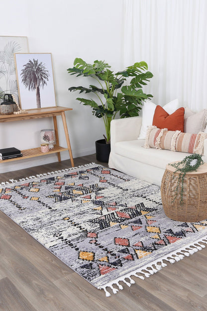 Soft plush shag rug with Morocco design; ideal for kids rooms, 200x290cm size.