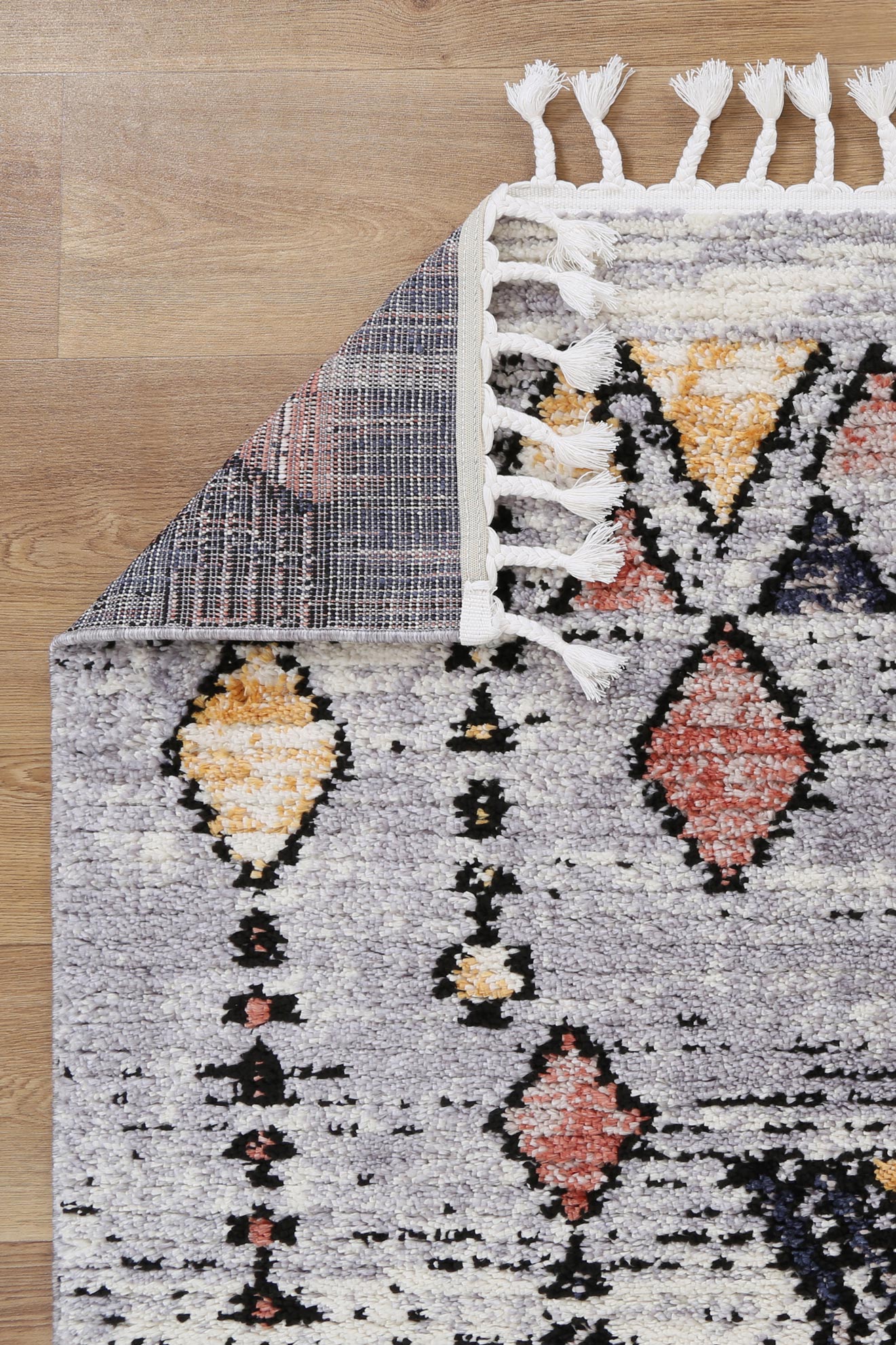 Soft, plush Morocco design rug for kids rooms, size 200x290cm. Ideal for cozy play areas.