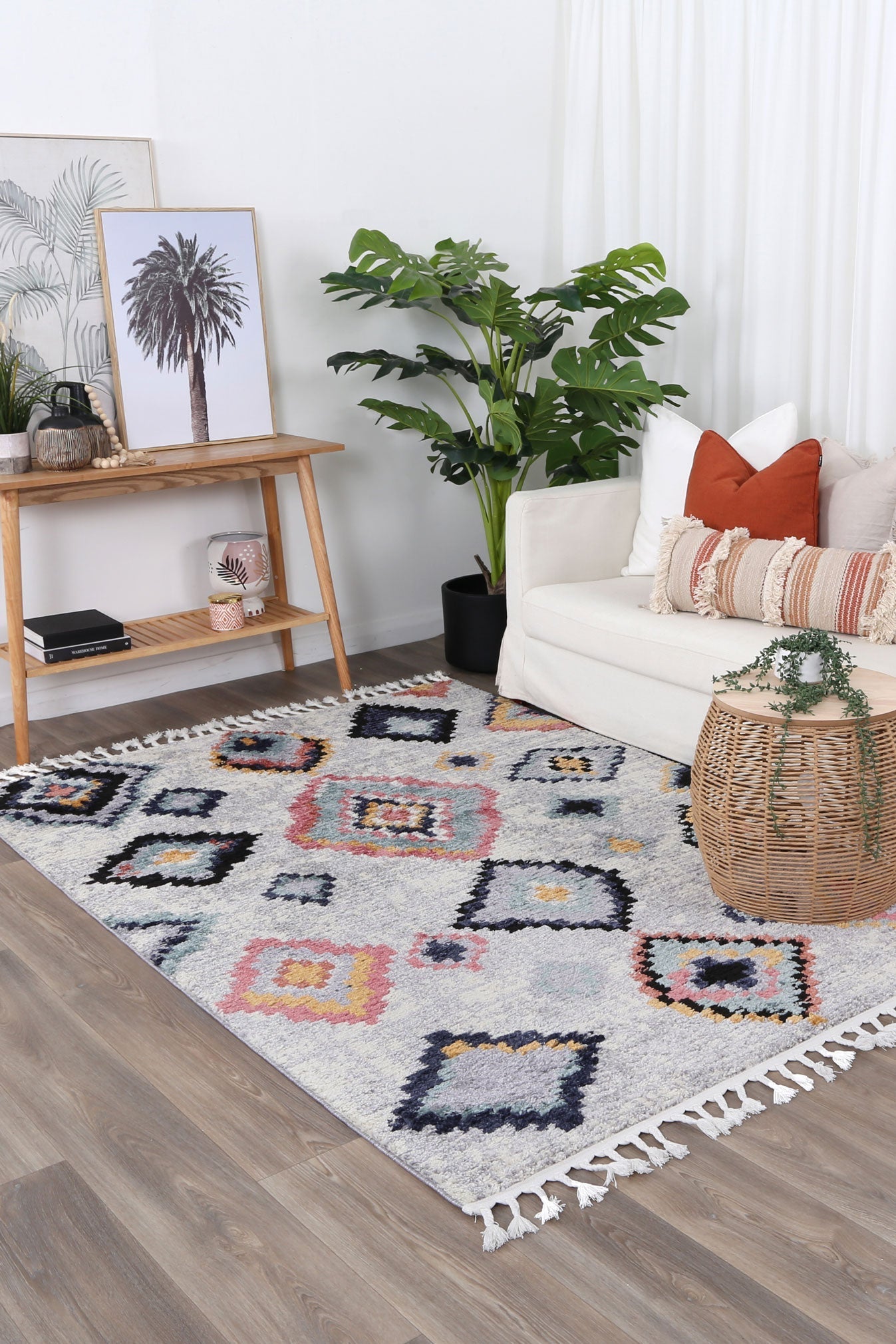 Soft polyester plush shag rug - 240x330cm for childrens living room comfort and style.