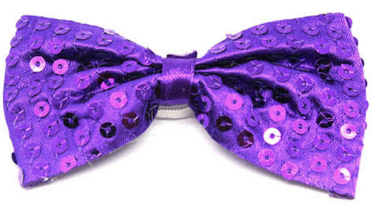 Kids sparkly sequin bow tie adds fun to parties, perfect for festive costumes at home.