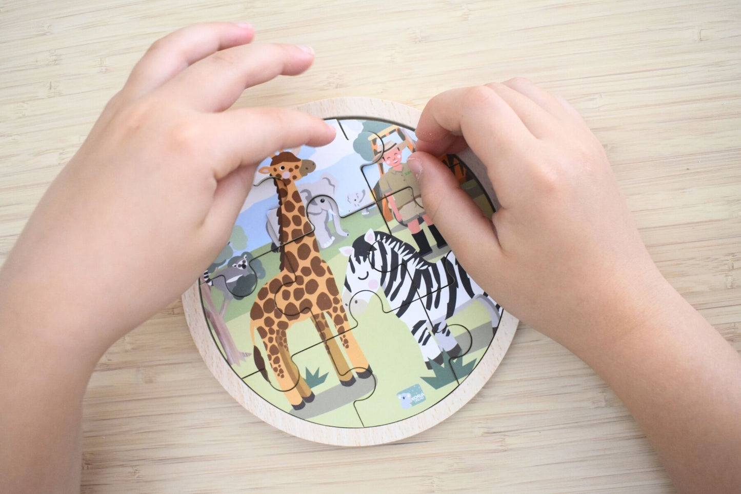 Wild Buddies 9 Pc Round Jigsaw Puzzle Feeding Time