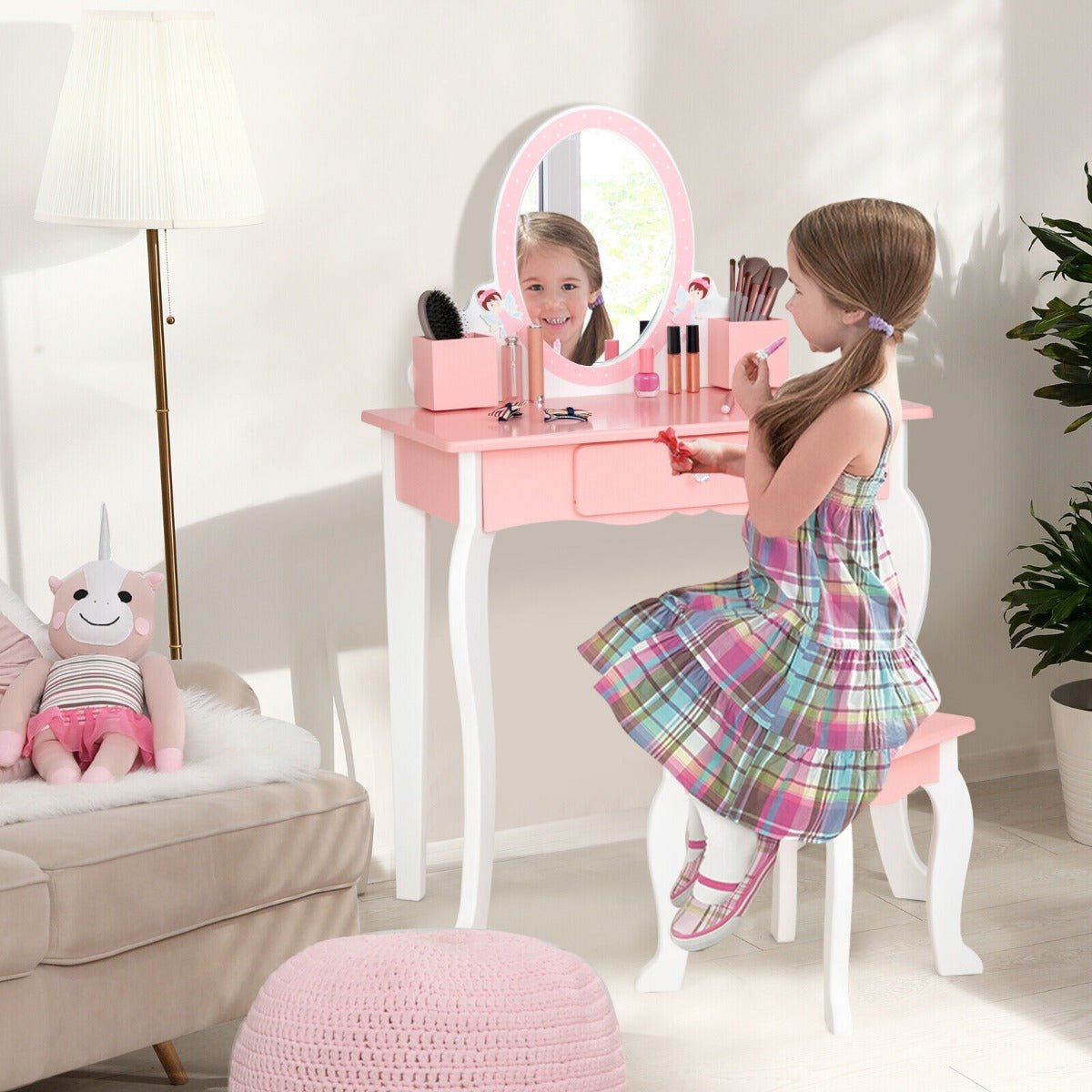 Play Vanity Set in Pink with Heart-Shaped Mirror