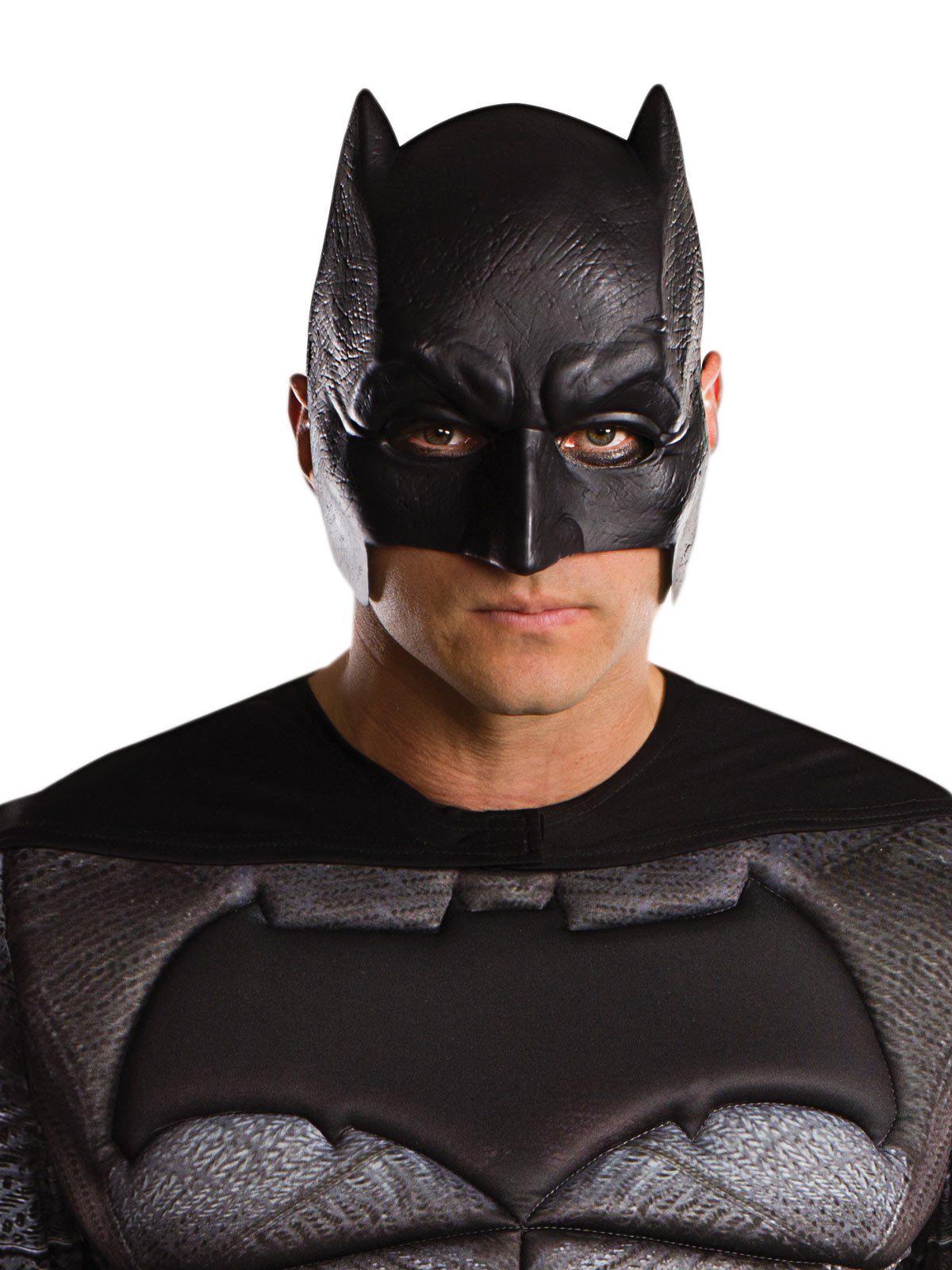 Batman Deluxe Adult Costume, Official DC Comics Licensed, ideal for superhero-themed childrens parties.