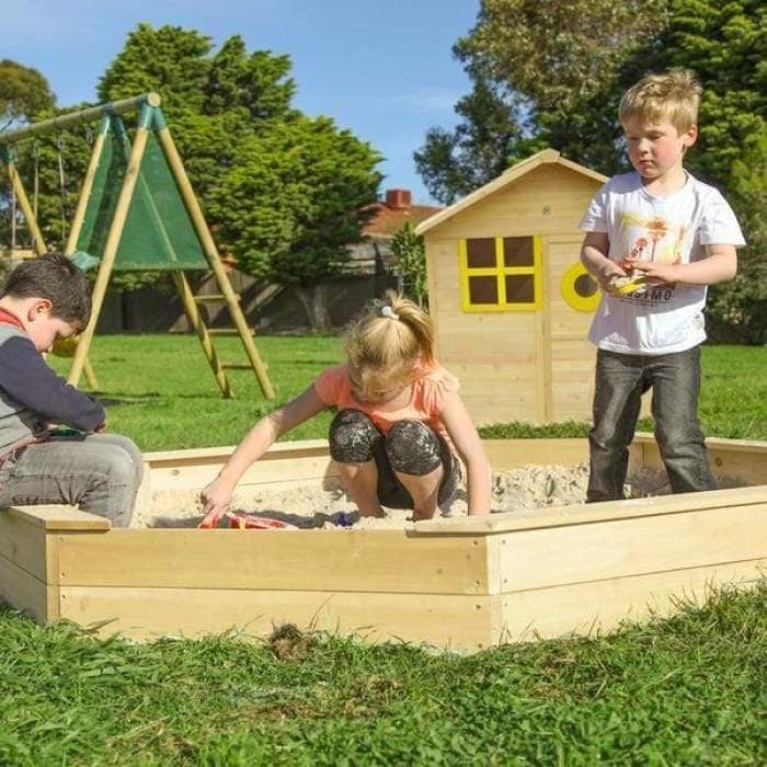 Large Octagonal Sandpit with Wooden Cover: Where Dreams Take Shape