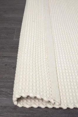 Experience the comfort & style of our Skandinavian White Floor Rug in any room.