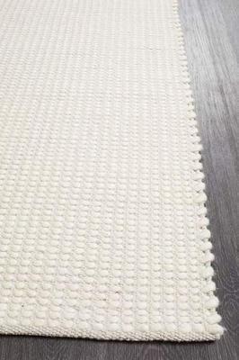 Upgrade your decor with the softness & sophistication of our Skandinavian White Floor Rug.