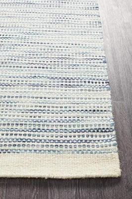 Transform any room with our beautifully designed Skandinavian rug.